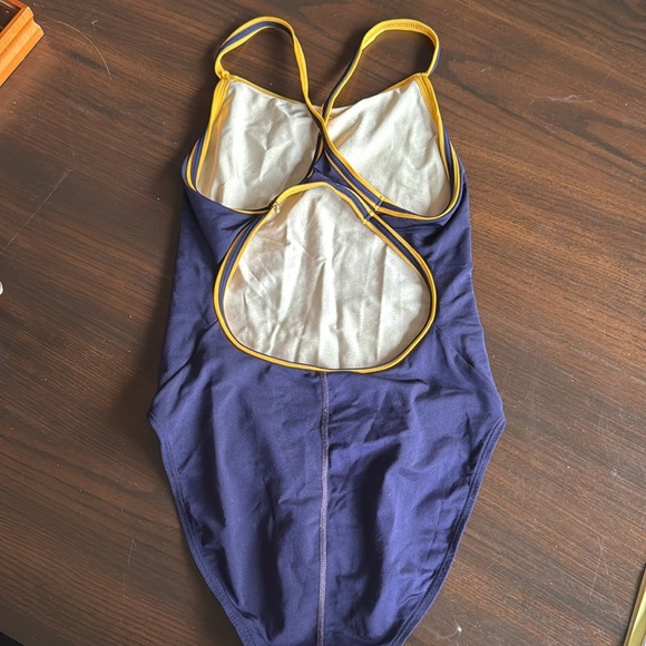 TYR Suit Size 36 - Picture 3 of 4